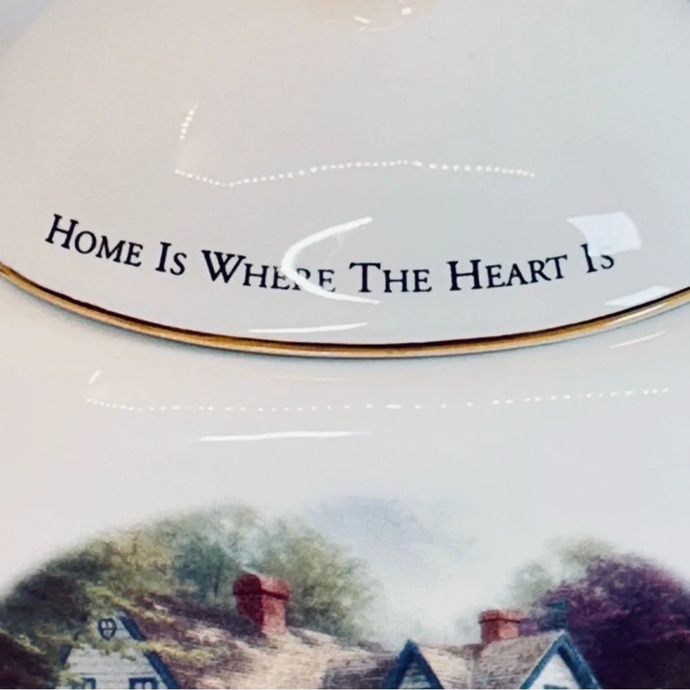 Thomas Kinkade‎ Gold and White Teapot